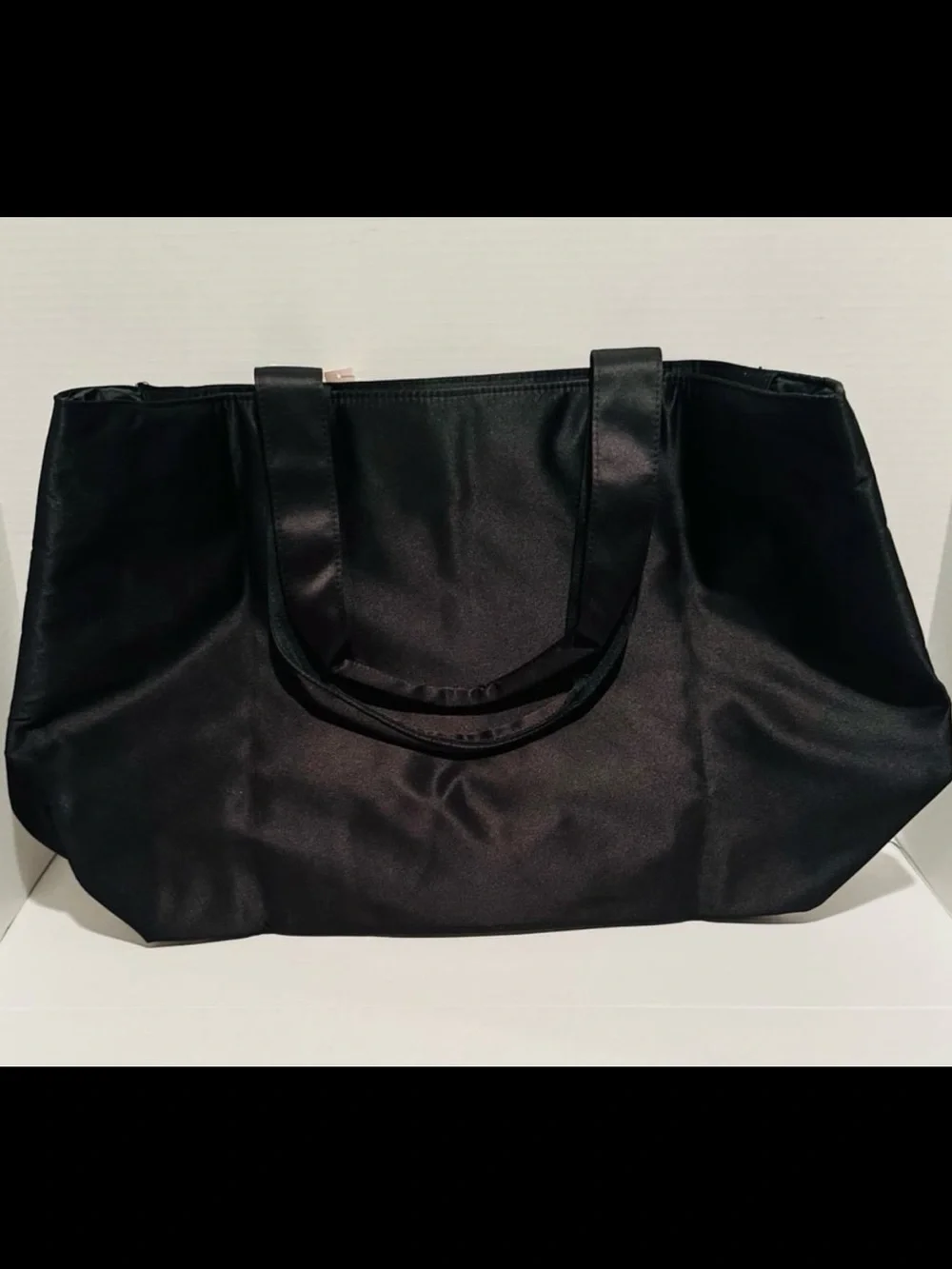 Victoria’s Secret NWT 2025 Fashion Show Angel Wings Tote Bag & Cosmetic Bags